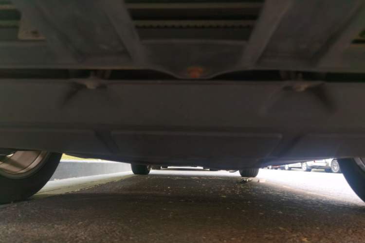 Used Baojun 560 2015 1.8L manual Comfort trim level Chassis Front