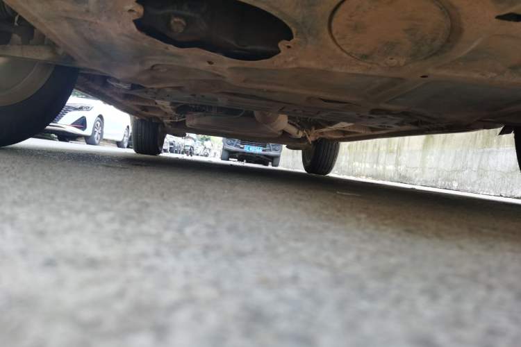 Used Baojun 560 2015 1.8L manual Comfort trim level Chassis Front