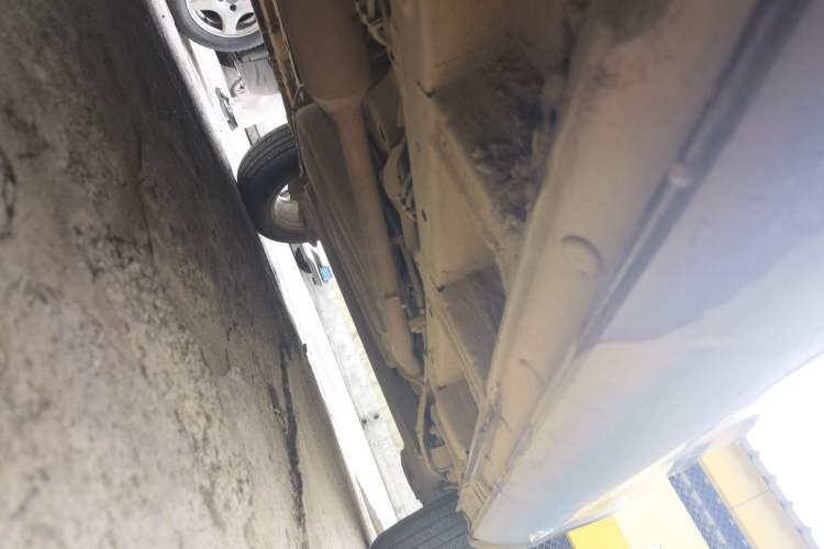 Used Baojun 560 2015 1.8L manual Comfort trim level Chassis Front Left