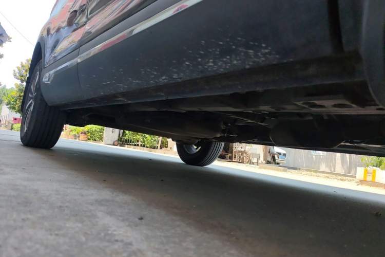 Used Baojun 560 2015 1.8L manual luxury version Chassis Front Right