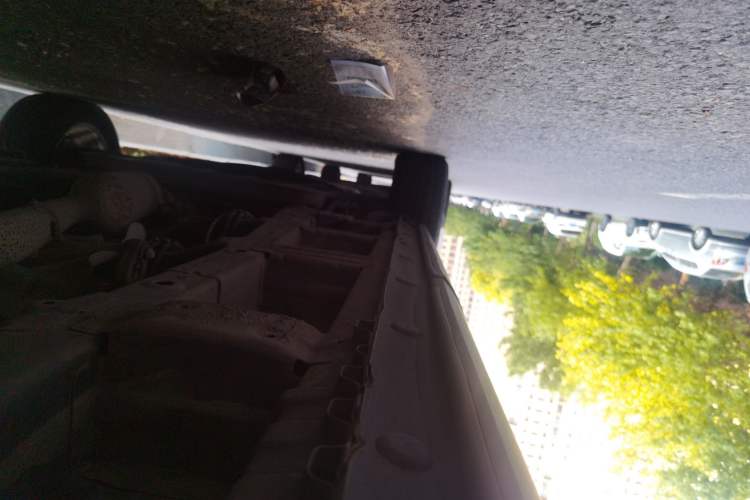 Used Baojun 560 2015 1.8L manual Comfort trim level Chassis Rear Left