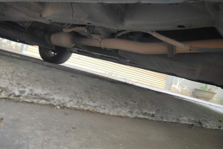 Used Baojun 560 2015 1.8L manual Comfort trim level Chassis Rear Left