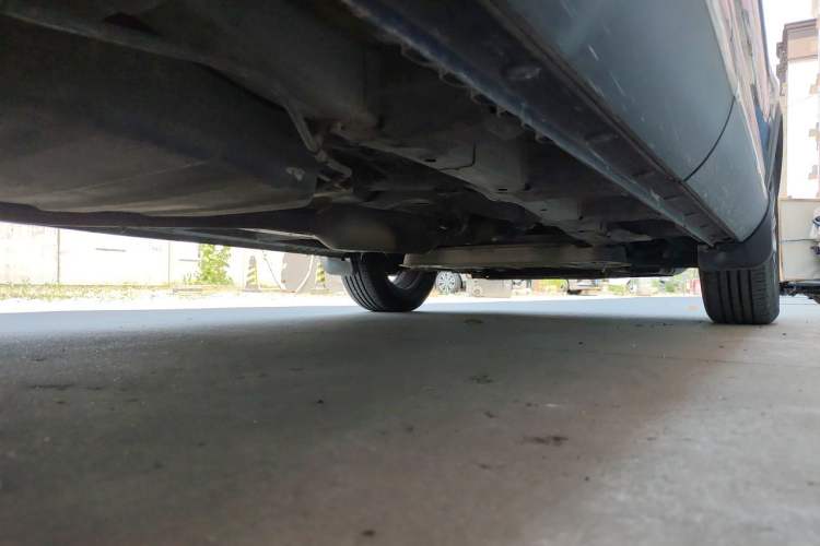Used Baojun 560 2015 1.8L manual luxury version Chassis Rear Right