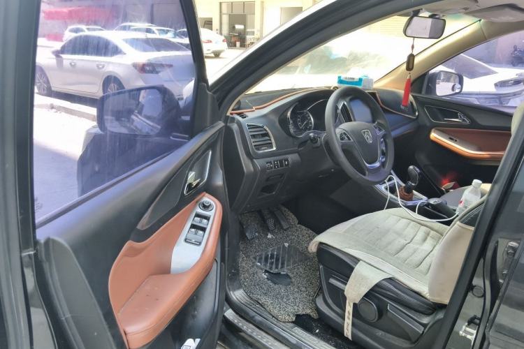 Used Baojun 560 2015 1.8L Manual Elite Edition Driver Seat