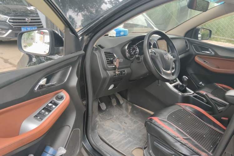 Used Baojun 560 2015 1.8L Manual Elite Edition Driver Seat