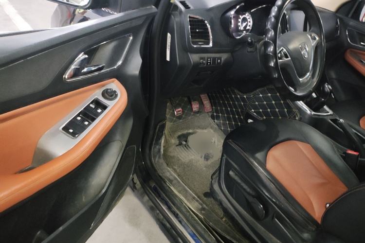 Used Baojun 560 2015 1.8L Manual Elite Edition Driver Seat