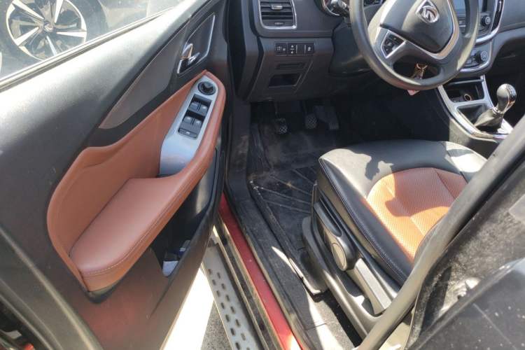 Used Baojun 560 2015 1.8L Manual Elite Edition Driver Seat