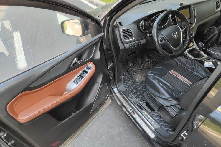 Used Baojun 560 2015 1.8L Manual Elite Edition Driver Seat