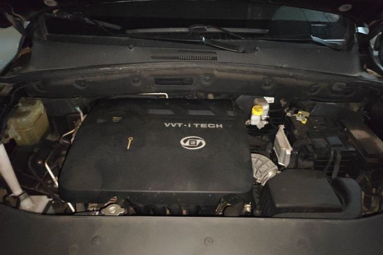 Used Baojun 560 2015 1.8L manual luxury version Engine Bay