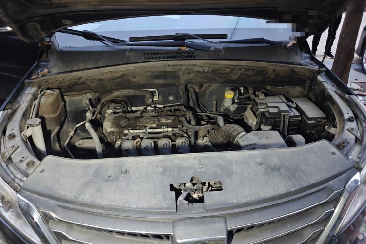 Used Baojun 560 2015 1.8L manual Comfort trim level Engine Bay