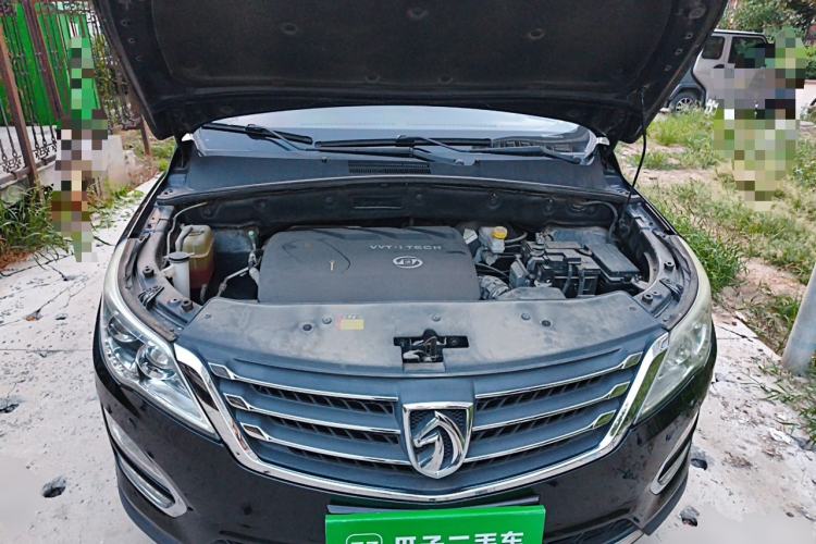 Used Baojun 560 2015 1.8L manual luxury version Engine Bay