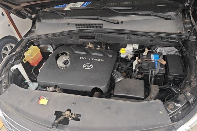 Used Baojun 560 2015 1.8L Manual Elite Edition Engine Bay