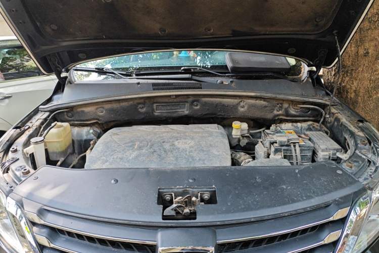 Used Baojun 560 2015 1.8L manual luxury version Engine Bay
