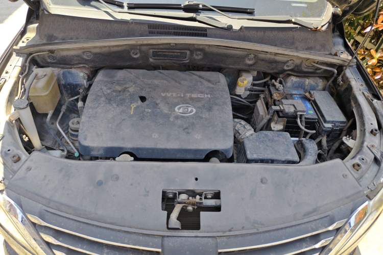 Used Baojun 560 2015 1.8L Manual Elite Edition Engine Bay