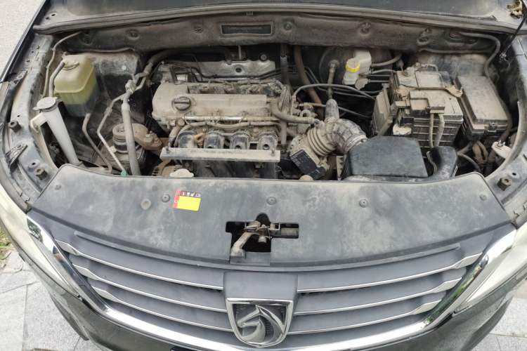 Used Baojun 560 2015 1.8L manual luxury version Engine Bay