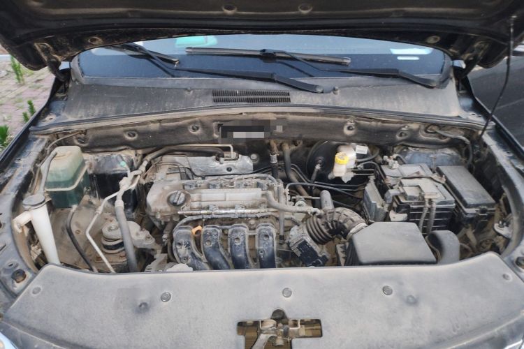 Used Baojun 560 2015 1.8L manual Comfort trim level Engine Bay