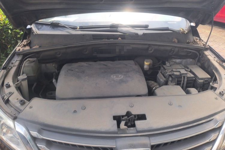 Used Baojun 560 2015 1.8L manual luxury version Engine Bay