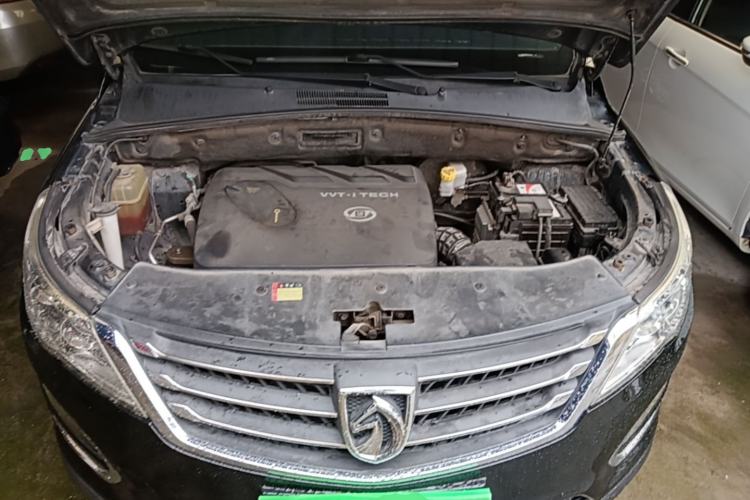 Used Baojun 560 2015 1.8L Manual Elite Edition Engine Bay