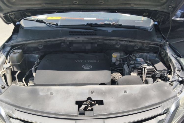Used Baojun 560 2015 1.8L Manual Elite Edition Engine Bay