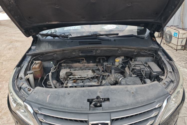 Used Baojun 560 2015 1.8L manual luxury version Engine Bay