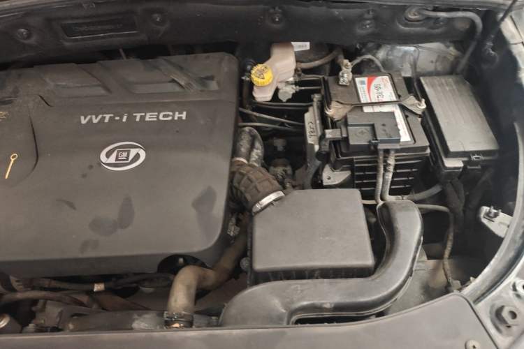 Used Baojun 560 2015 1.8L manual luxury version Engine Bay Left