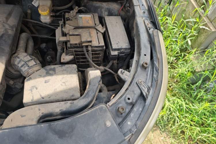 Used Baojun 560 2015 1.8L manual luxury version Engine Bay Left