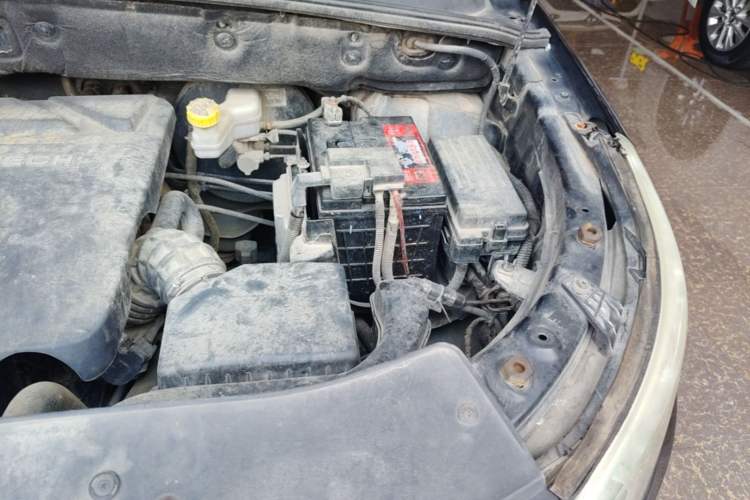 Used Baojun 560 2015 1.8L Manual Elite Edition Engine Bay Left