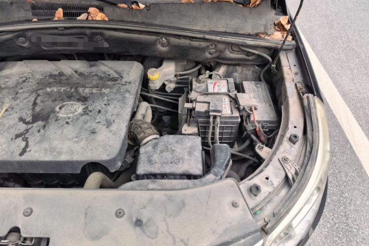 Used Baojun 560 2015 1.8L manual luxury version Engine Bay Left