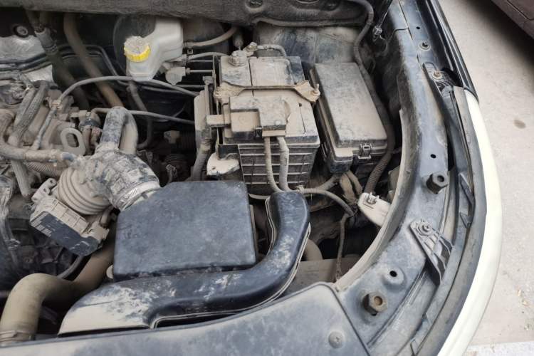 Used Baojun 560 2015 1.8L manual luxury version Engine Bay Left