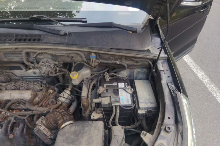 Used Baojun 560 2015 1.8L manual Comfort trim level Engine Bay Left
