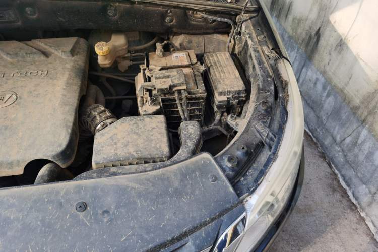 Used Baojun 560 2015 1.8L manual Comfort trim level Engine Bay Left