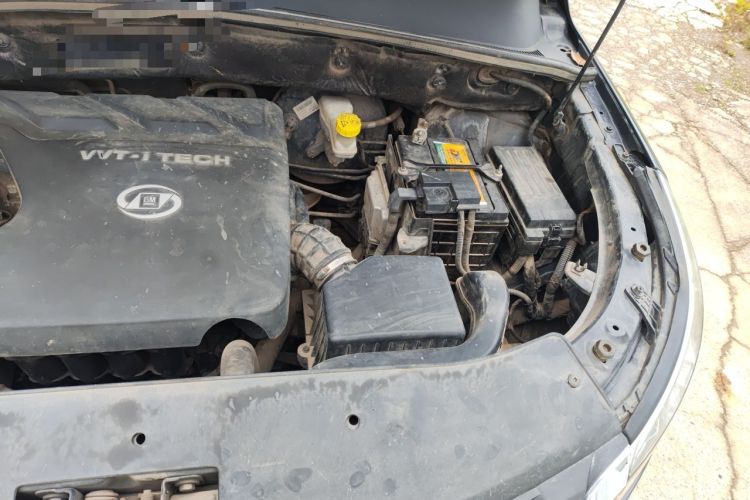 Used Baojun 560 2015 1.8L manual luxury version Engine Bay Left