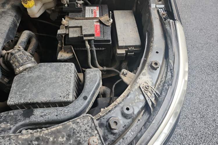 Used Baojun 560 2015 1.8L manual luxury version Engine Bay Left