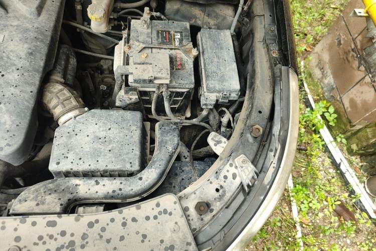 Used Baojun 560 2015 1.8L manual luxury version Engine Bay Left