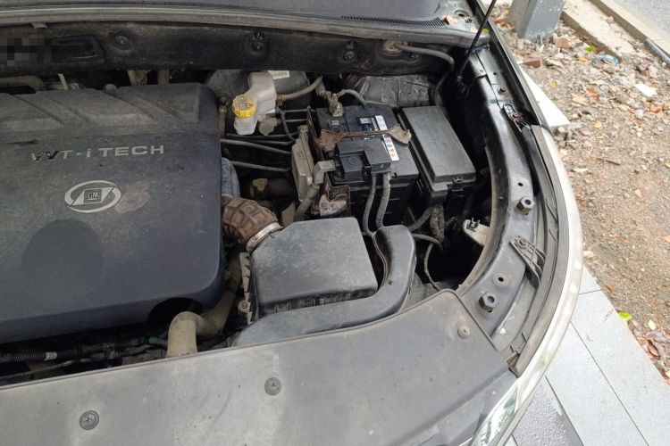 Used Baojun 560 2015 1.8L manual luxury version Engine Bay Left