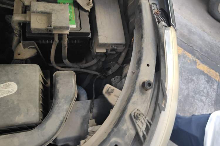 Used Baojun 560 2015 1.8L manual Comfort trim level Engine Bay Left