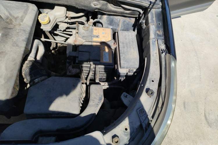 Used Baojun 560 2015 1.8L Manual Elite Edition Engine Bay Left