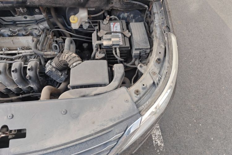 Used Baojun 560 2015 1.8L manual Comfort trim level Engine Bay Left
