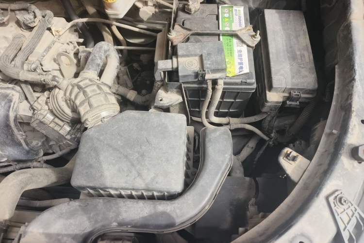 Used Baojun 560 2015 1.8L manual Comfort trim level Engine Bay Left