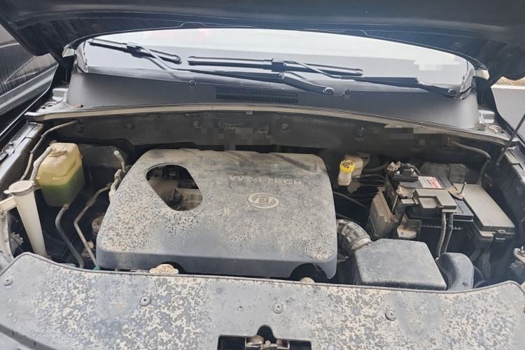 Used Baojun 560 2015 1.8L manual luxury version Engine Bay