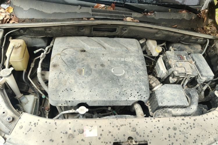 Used Baojun 560 2015 1.8L manual luxury version Engine Bay