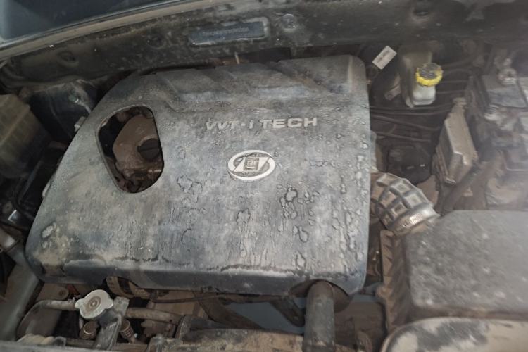 Used Baojun 560 2015 1.8L manual luxury version Engine Bay