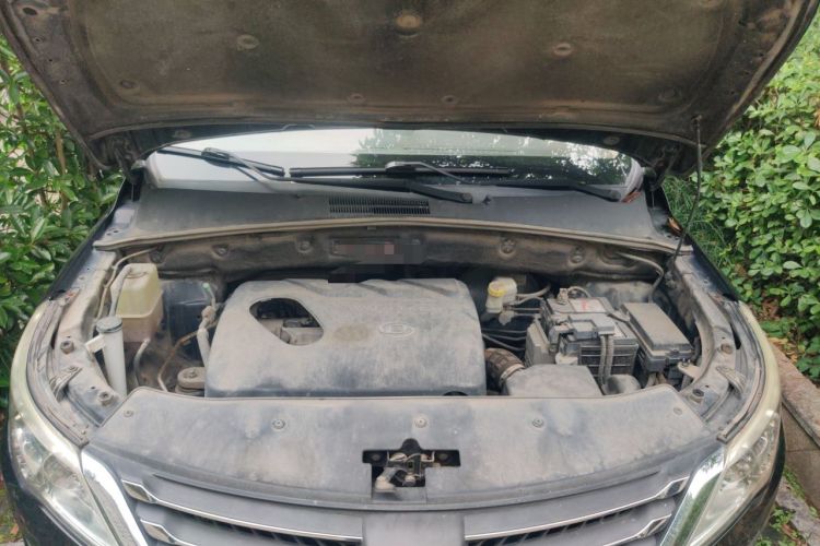 Used Baojun 560 2015 1.8L Manual Elite Edition Engine Bay
