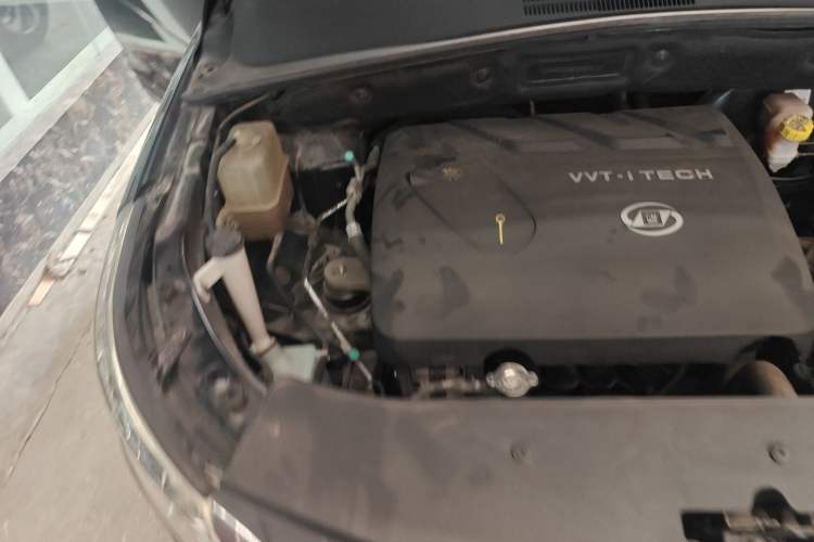 Used Baojun 560 2015 1.8L manual luxury version Engine Bay Right