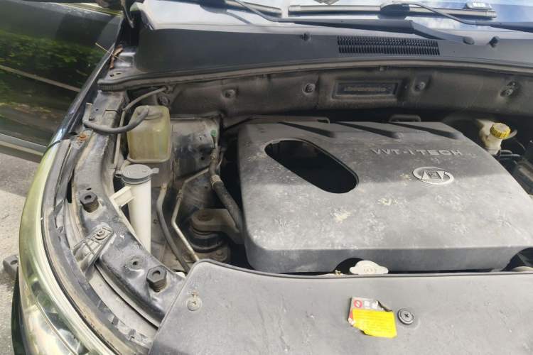 Used Baojun 560 2015 1.8L manual luxury version Engine Bay Right