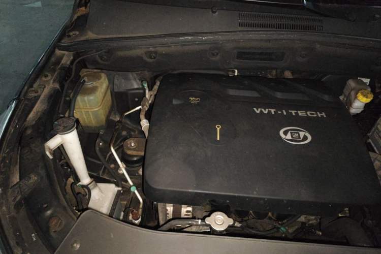 Used Baojun 560 2015 1.8L manual luxury version Engine Bay Right