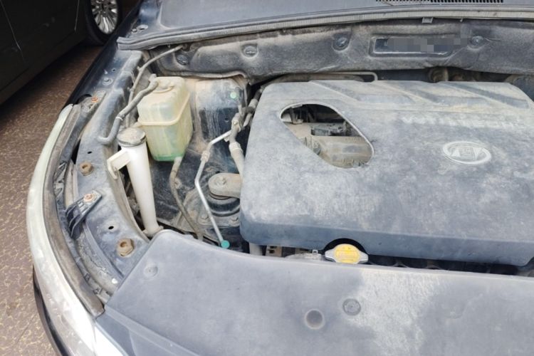 Used Baojun 560 2015 1.8L Manual Elite Edition Engine Bay Right