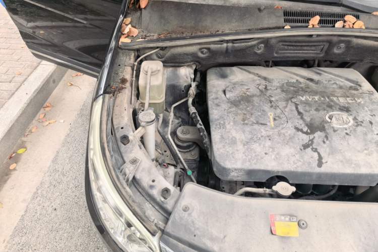 Used Baojun 560 2015 1.8L manual luxury version Engine Bay Right