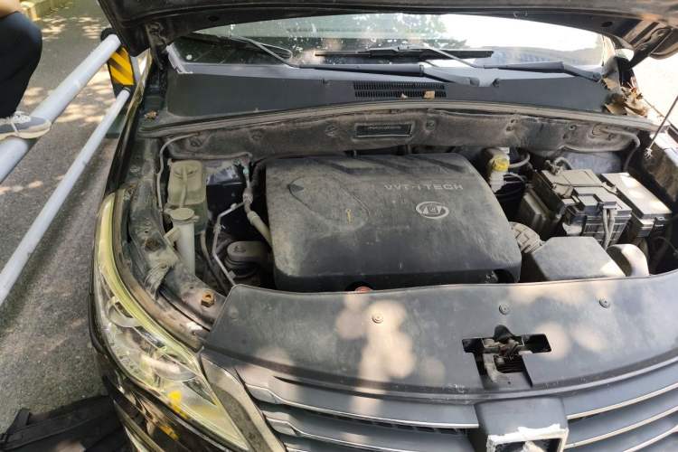 Used Baojun 560 2015 1.8L Manual Elite Edition Engine Bay Right