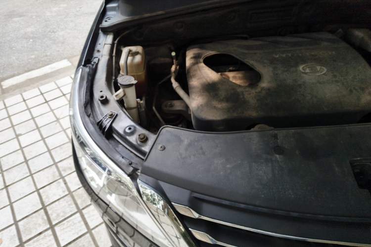 Used Baojun 560 2015 1.8L manual luxury version Engine Bay Right